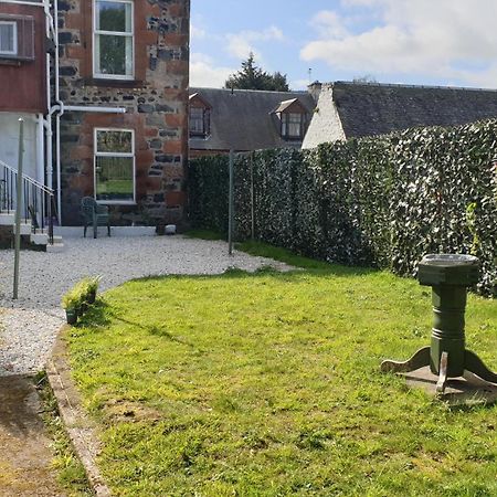 The Ferns - Shared Garden Apartment With Parking Darvel Exterior photo